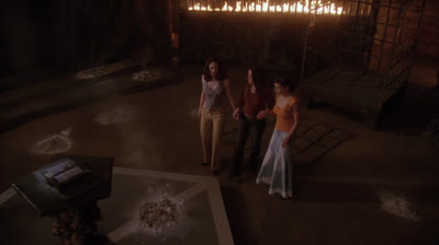 Embrujadas 4x21 - La invasión del útero